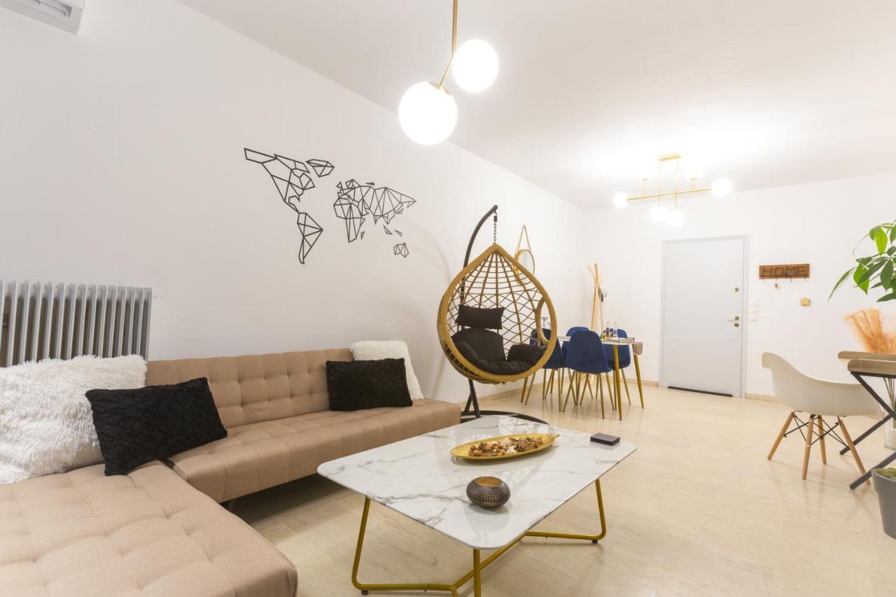 The White House Apartment Piraeus Bagian luar foto